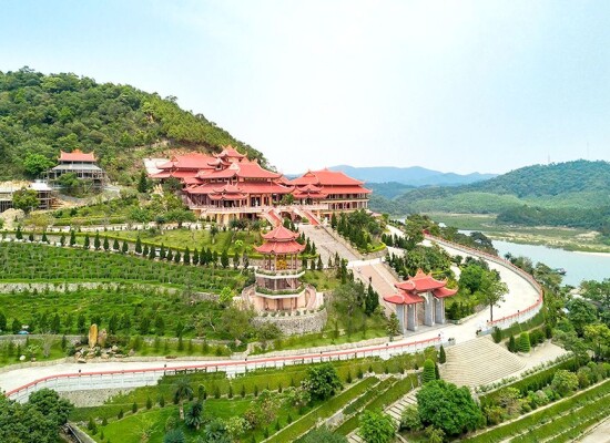 Chùa Cái Bầu - Quảng Ninh