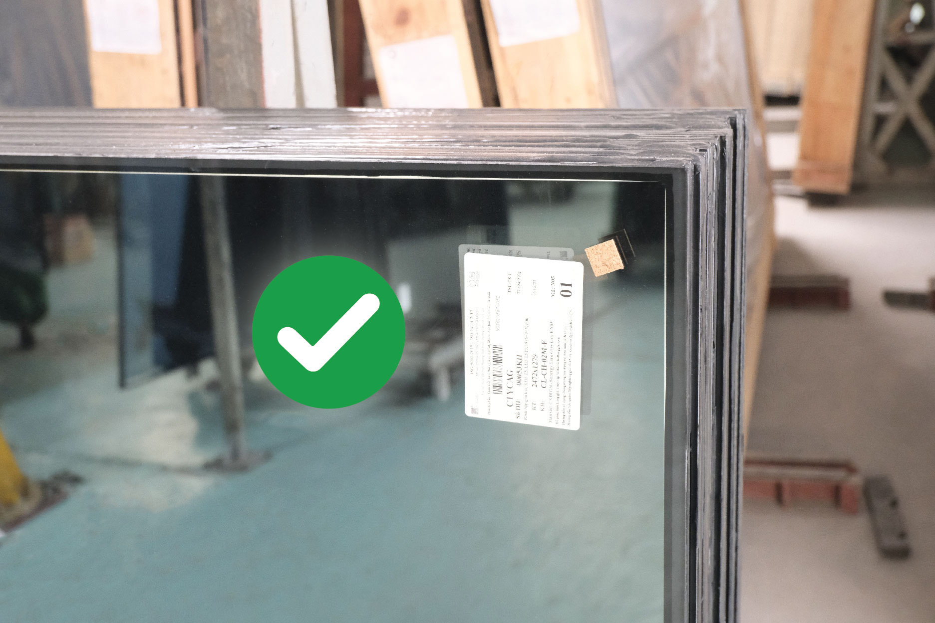Cách phân biệt kính an toàn chính hãng từ nhà máy Hải Long